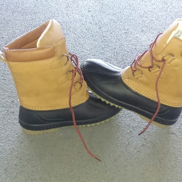 Gap Kid's Boots - Picture 4 of 4